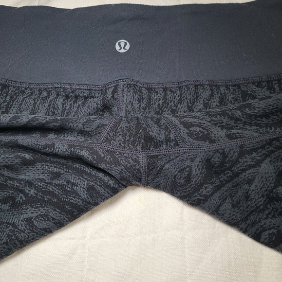 Wunder Under Pants Grey Black Knit Pattern Women's Size 6 Low Rise - Picture 8 of 10